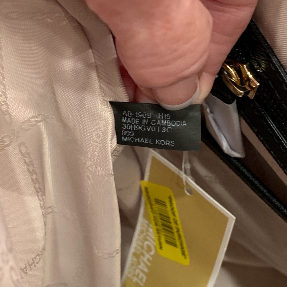 MICHEAL KORS EVA NYLON LARGE TOTE - Picture 7 of 11